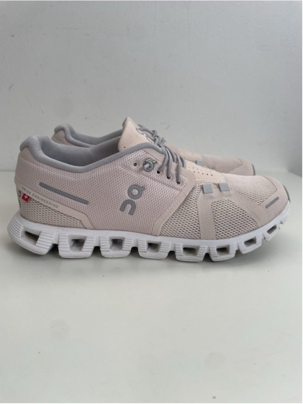 On Cloud 5 Womens Size 6 Light Pink Athletic Running Walking Shoes Sneakers